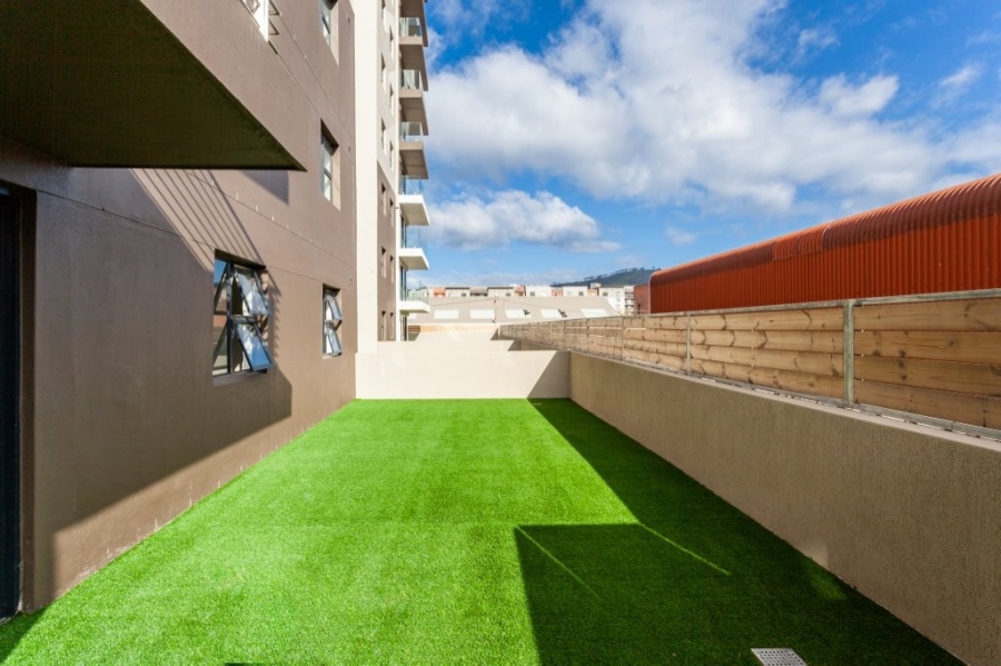 2 Bedroom Property for Sale in Zonnebloem Western Cape